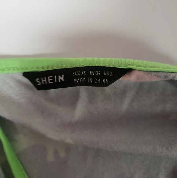 2/$15 Dinosaur Crop Top SHEIN XS - Picture 3 of 3